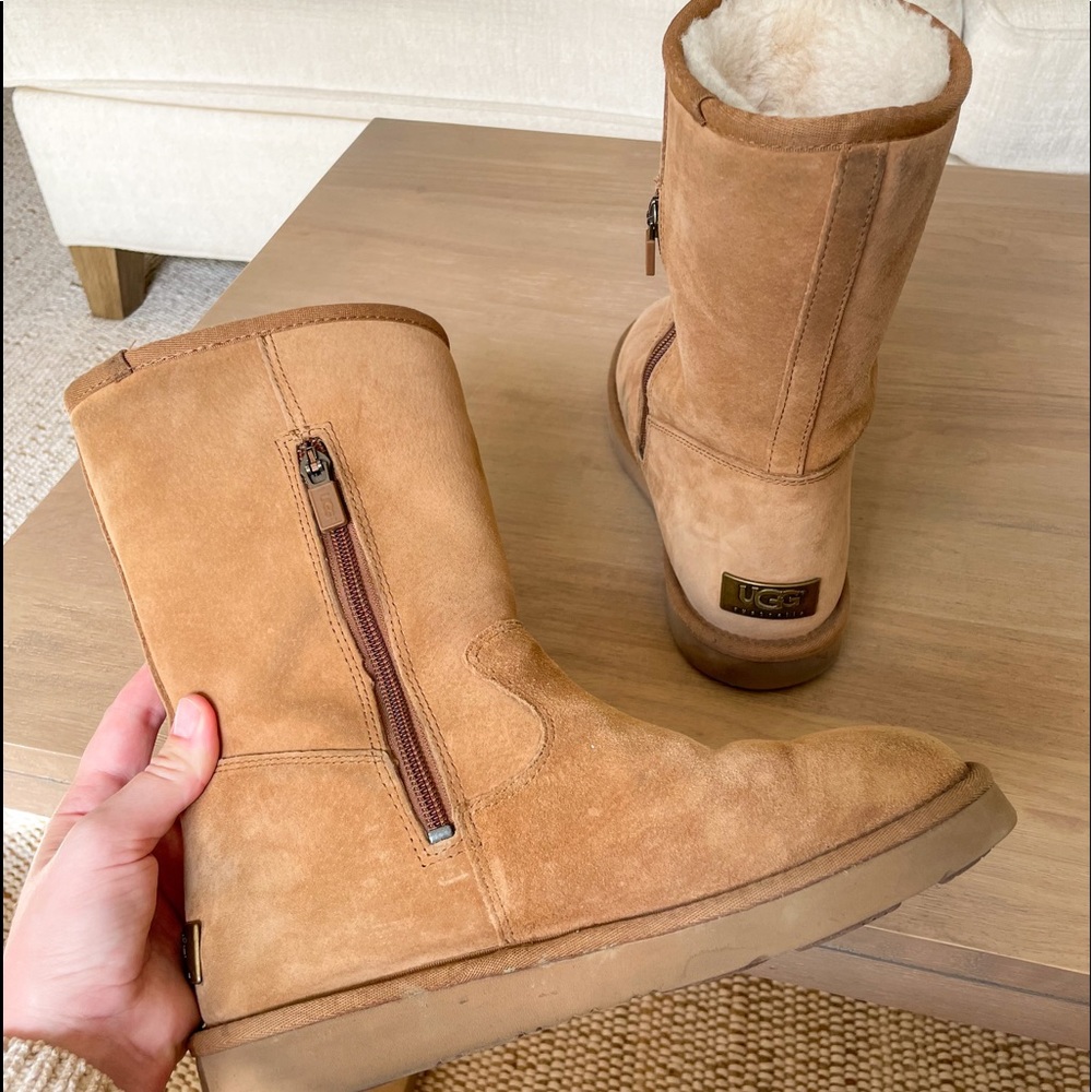 UGG Australia Womens Pierce Boot metal plate